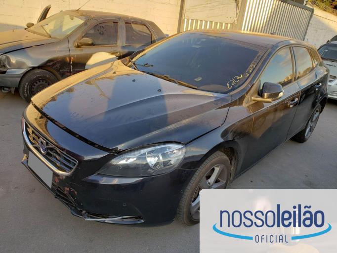 VOLVO V40 T4 15/15