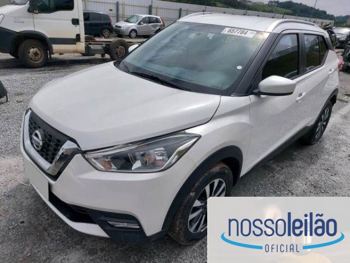 NISSAN KICKS 18/18