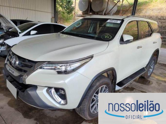 TOYOTA HILUX SW4 16/17